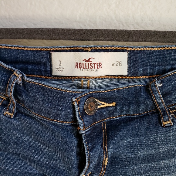 Hollister | Distressed Denim Shorts - Picture 4 of 5